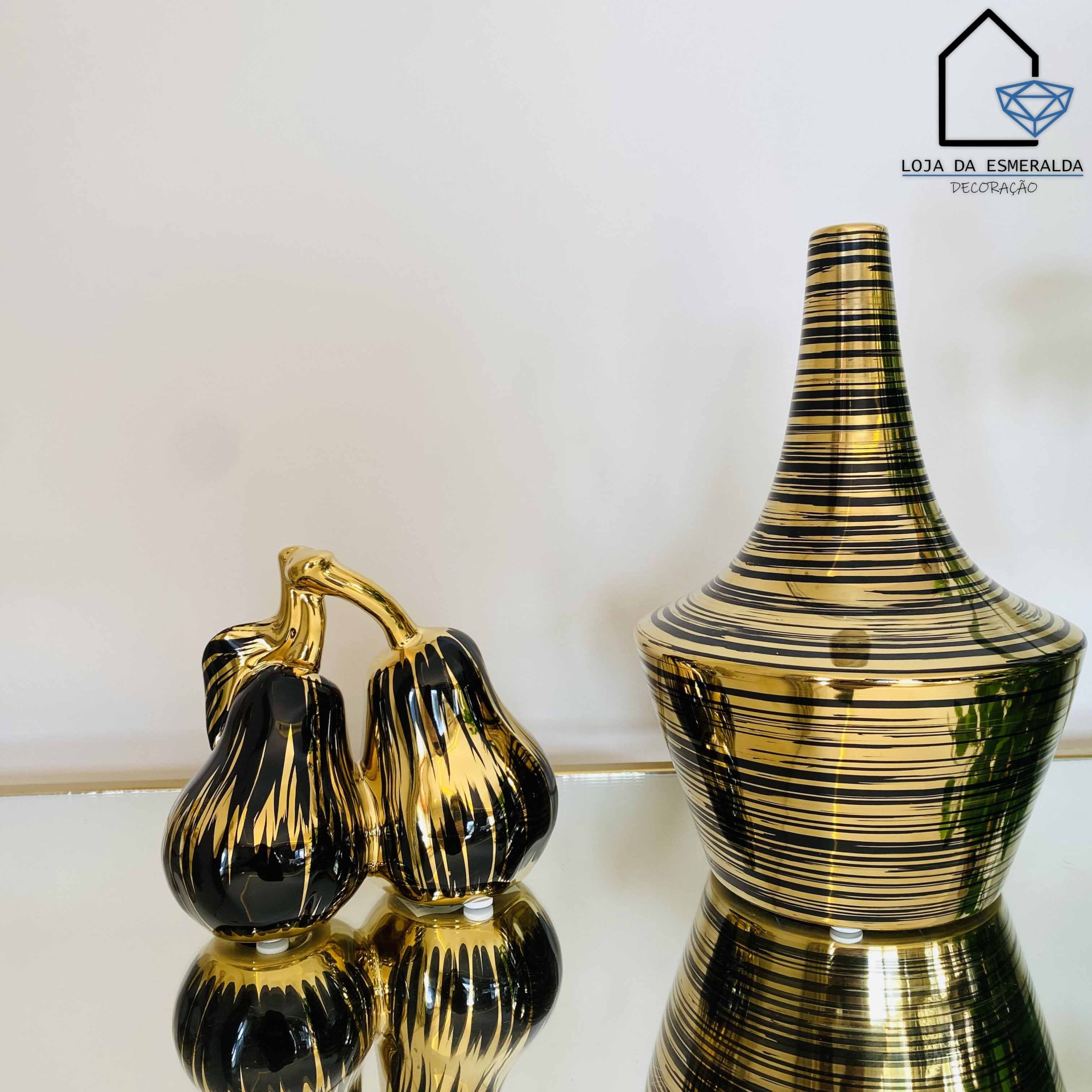 Peras Decorativas Preto e Dourado 15x6x12CM