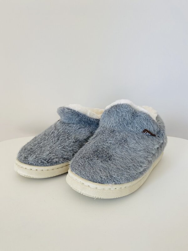 Pantufas Cinza Macias – Pantufas de Pelo para Uso Doméstico