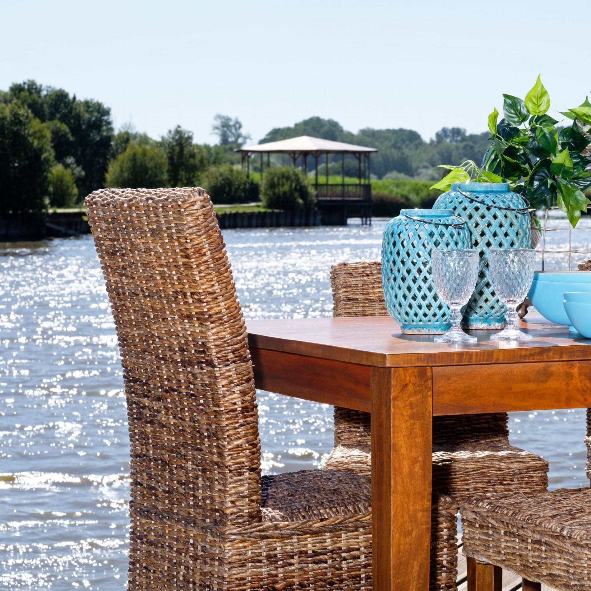 Mesa - Interior ou Exterior - Madeira - C180xL90xA76CM