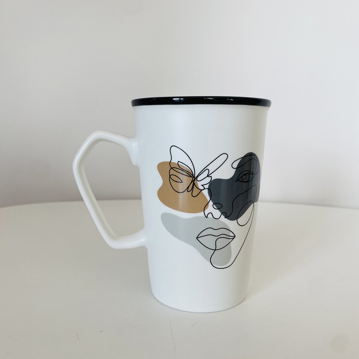 Caneca c/ Caras - Cerâmica 420ml