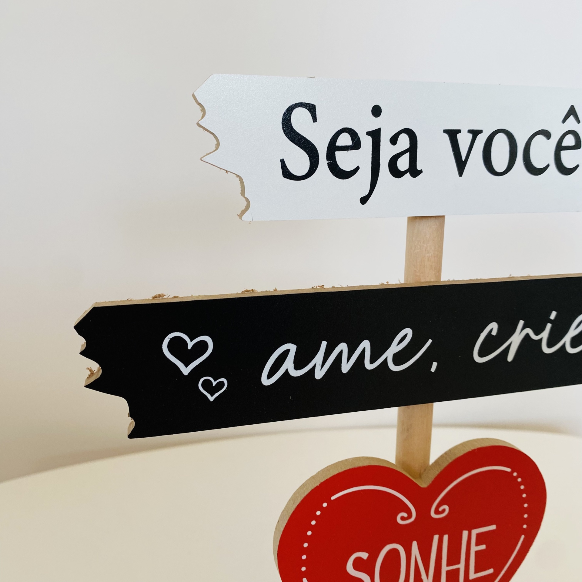 Placa Decorativa - Ame Crie Sonhe - C19xL5xA24.5CM - Branco Preto Vermelho
