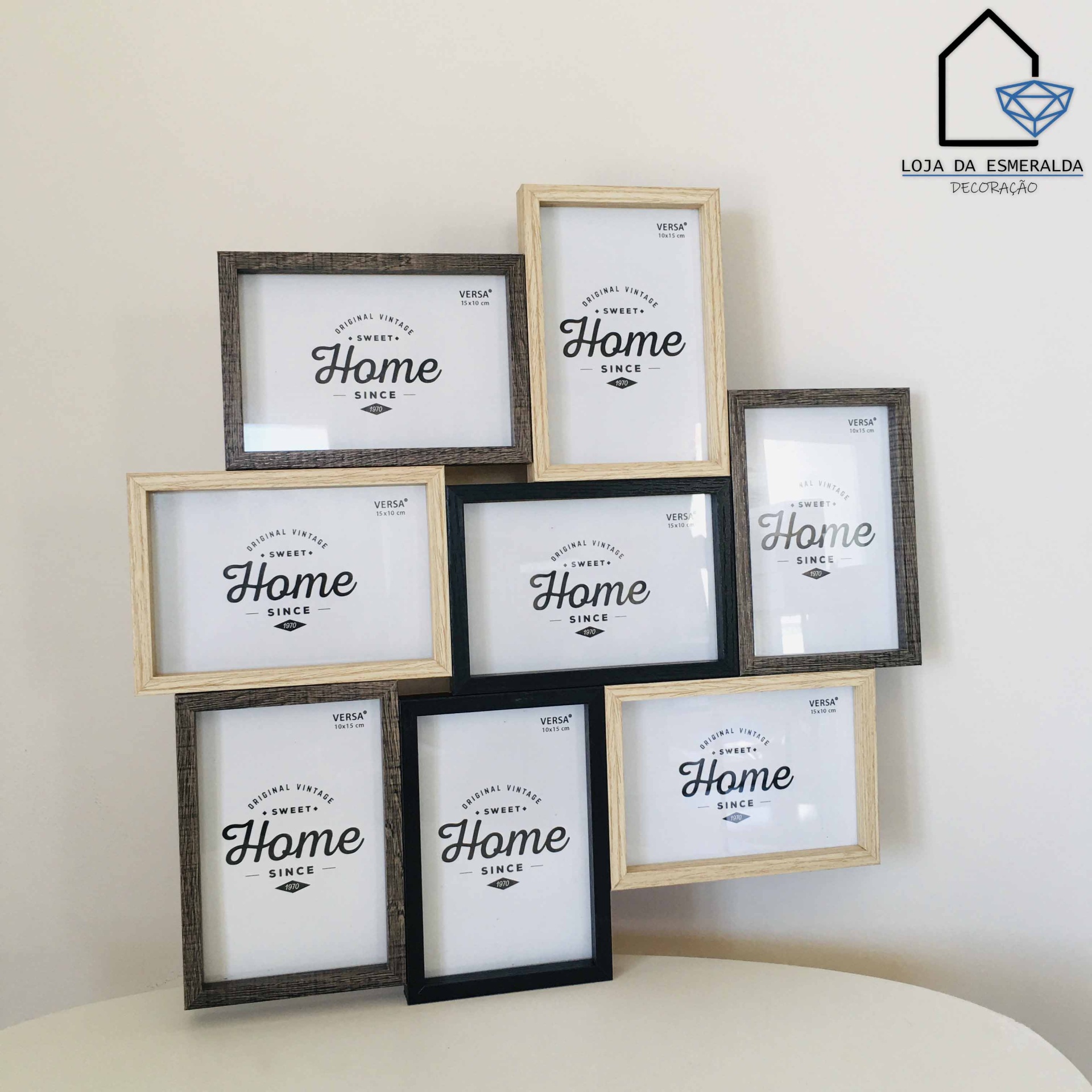 Conjunto de 8 molduras decorativas de madeira em várias cores com texto Home since.