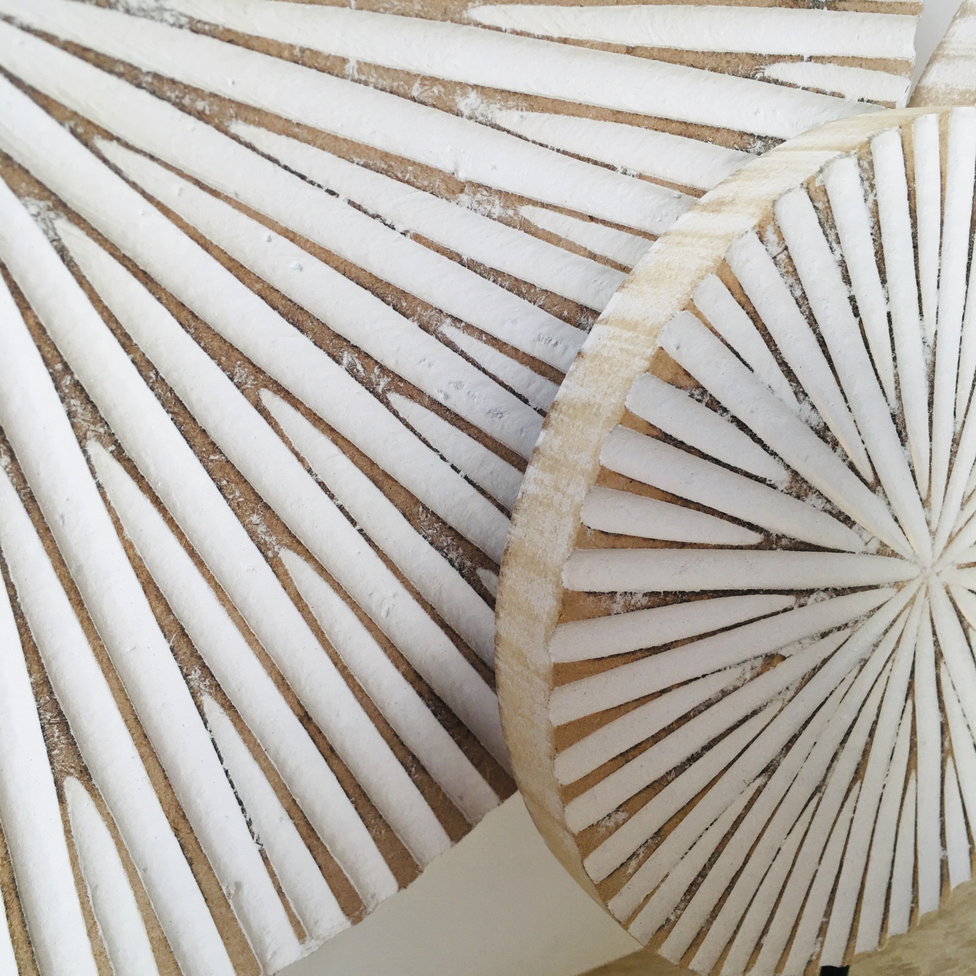 Peça Decorativa c/ Base | 3 Círculos | Madeira | 53x8x37CM