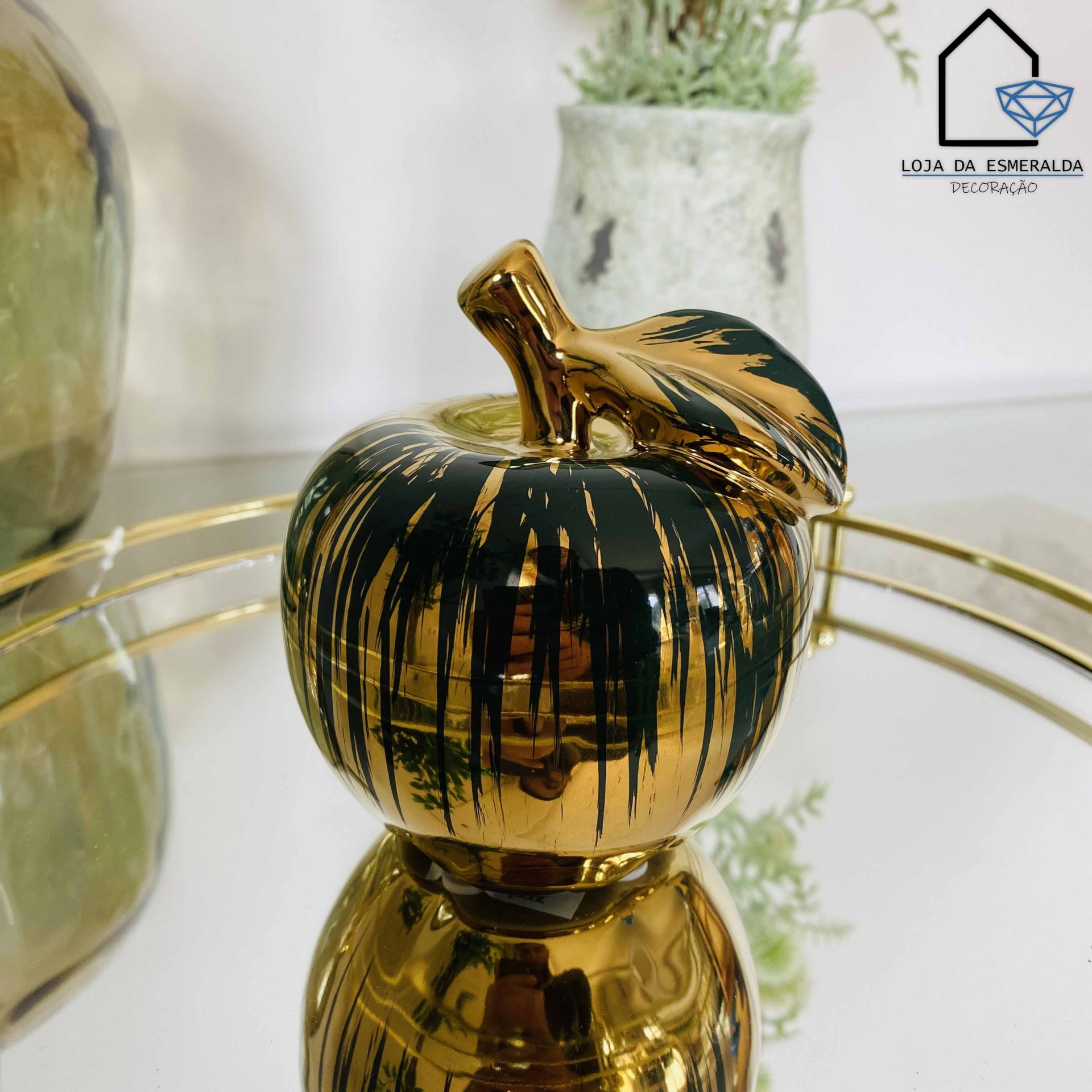 Maça Decorativa Verde Escuro e Dourado 10x10x10CM