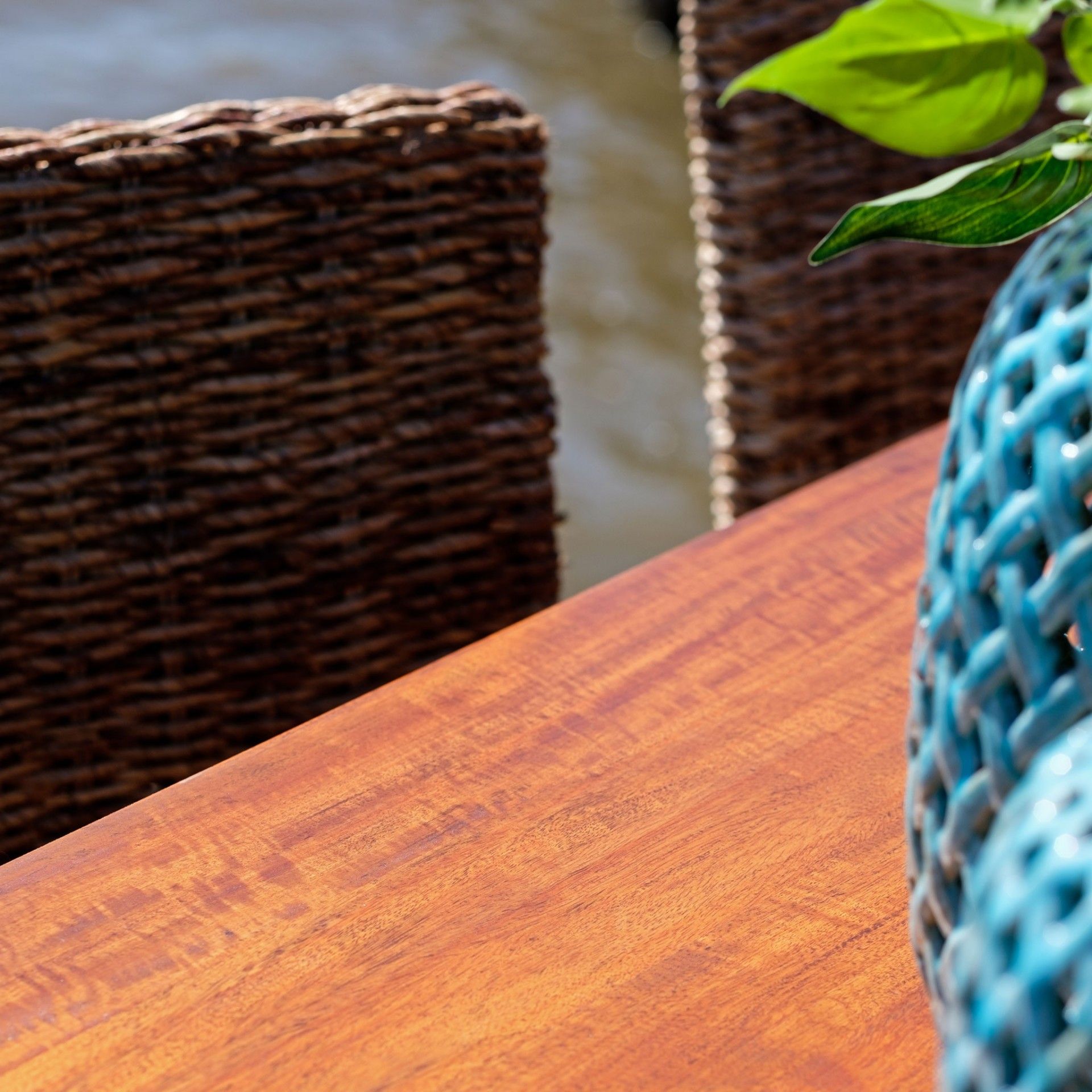 Mesa - Interior ou Exterior - Madeira - C180xL90xA76CM