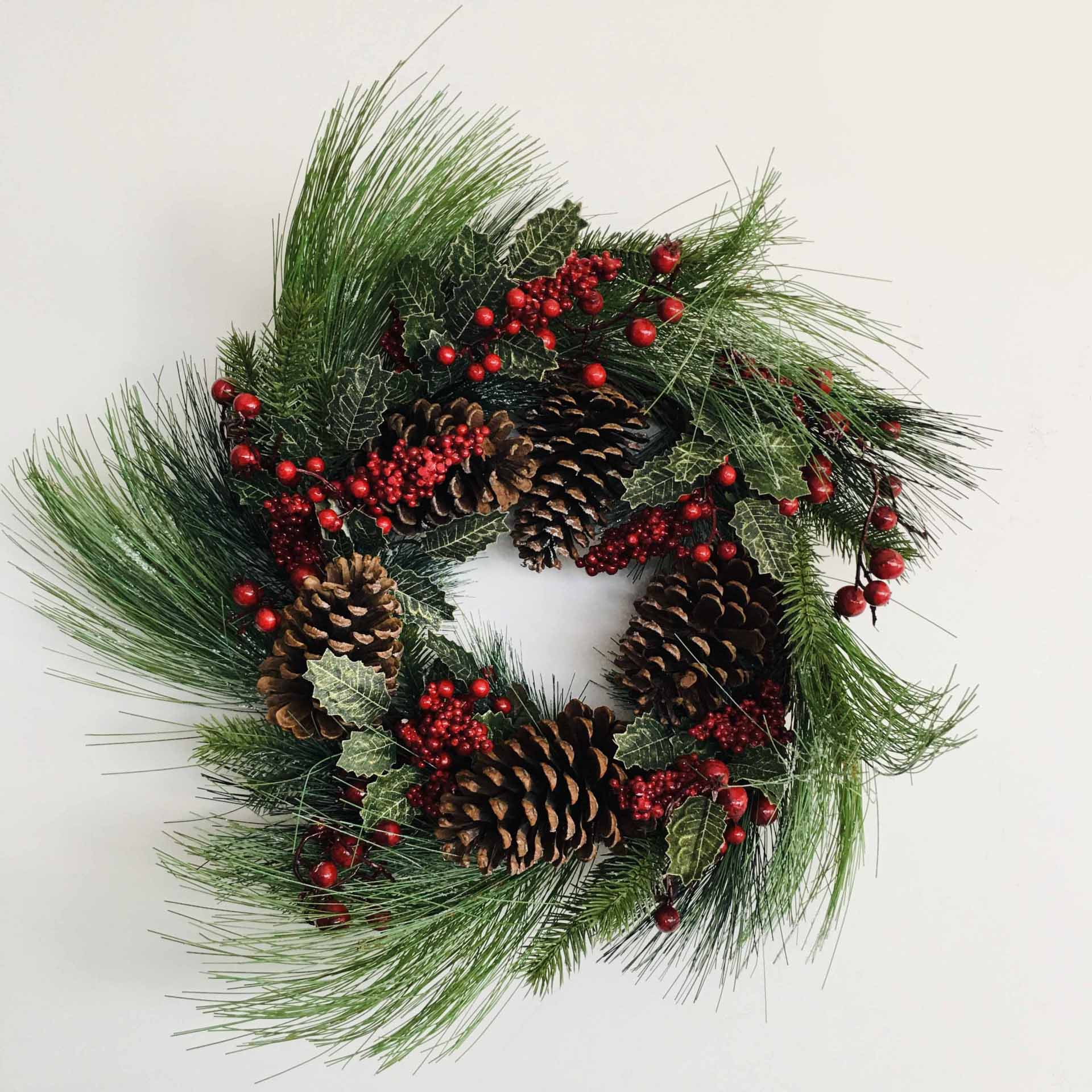 Coroa Natalícia c/ Pinhas 60x60CM