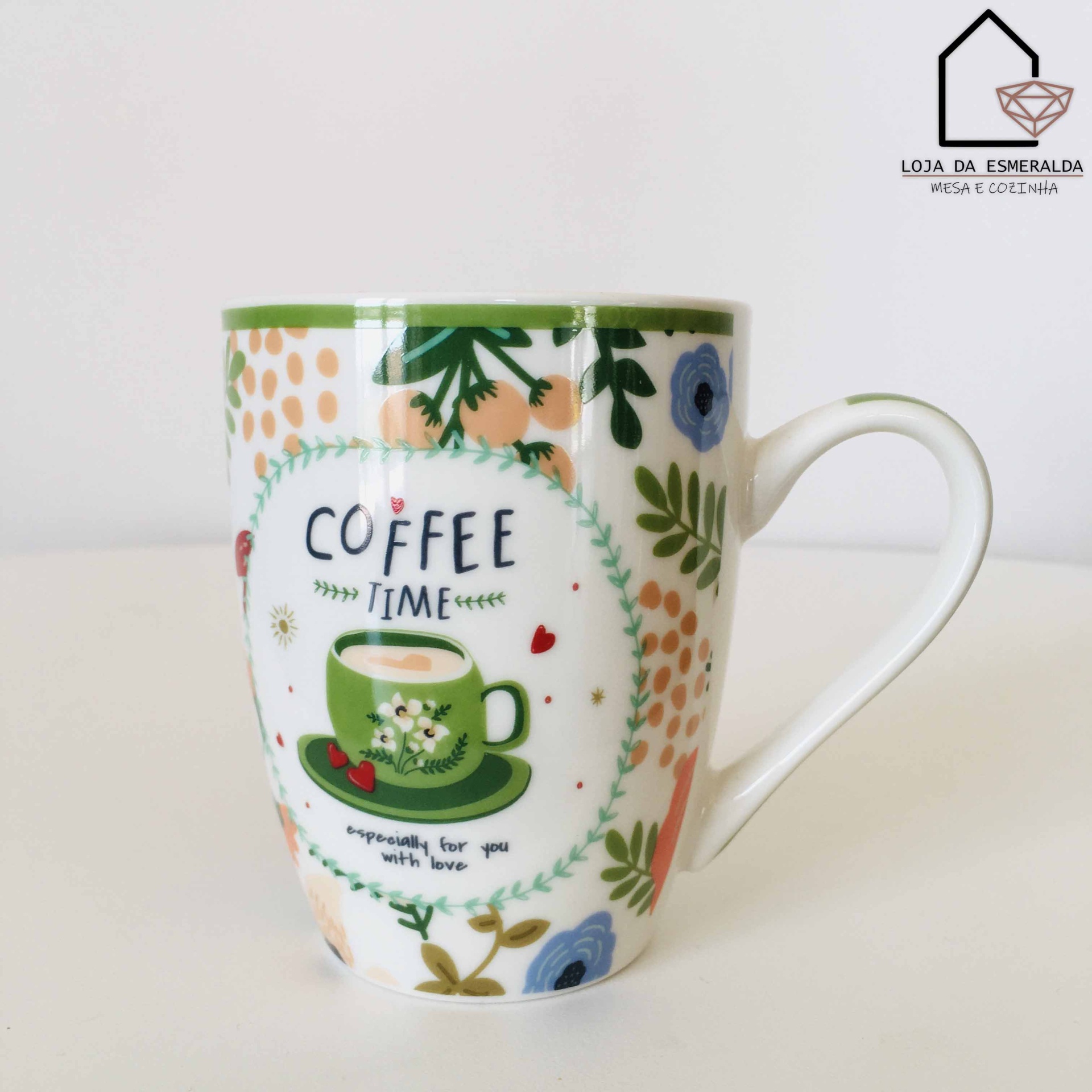 Caneca de cerâmica branca com padrão floral e texto COFFEE TIME.