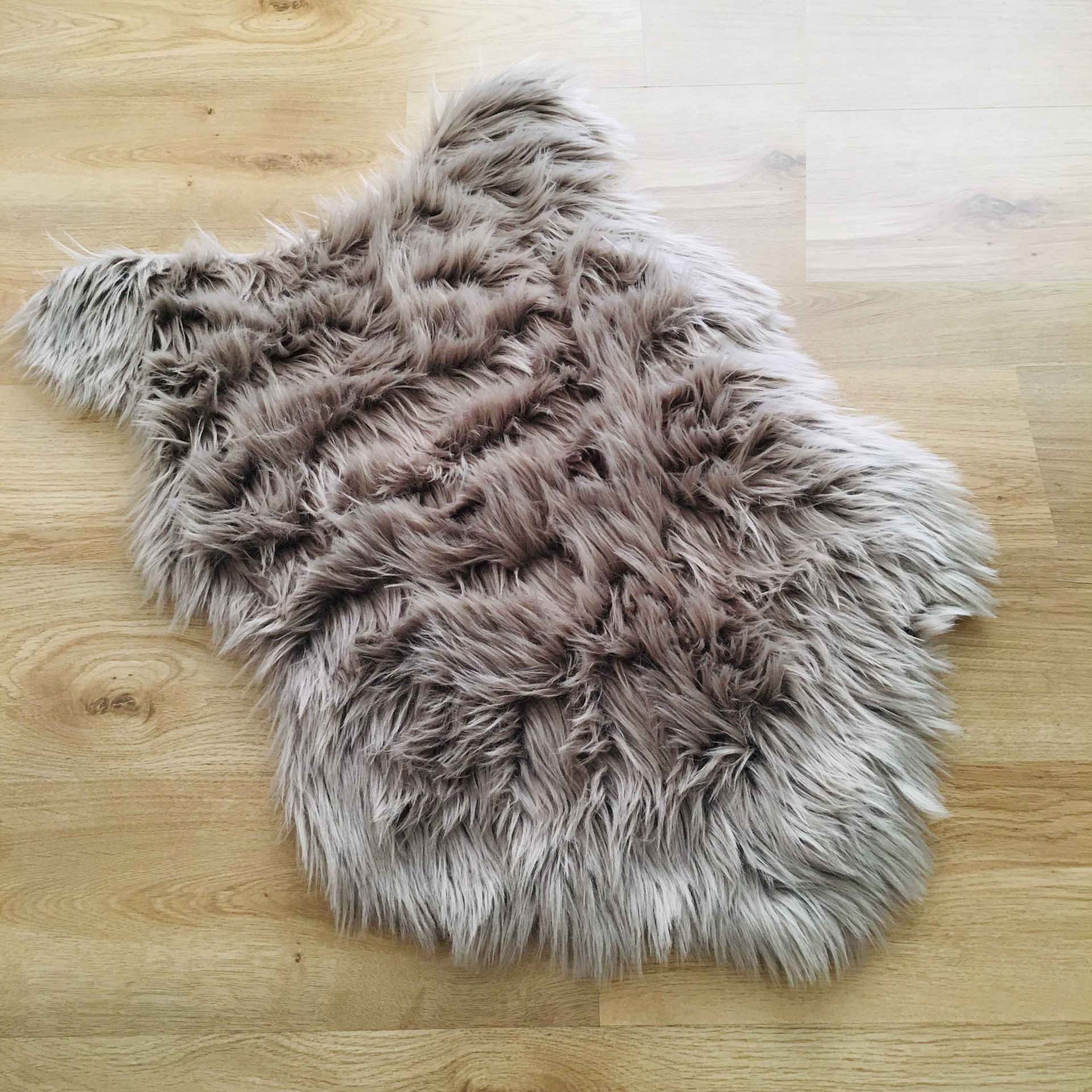 Tapete c/ Pelo Beje | 90x60 CM