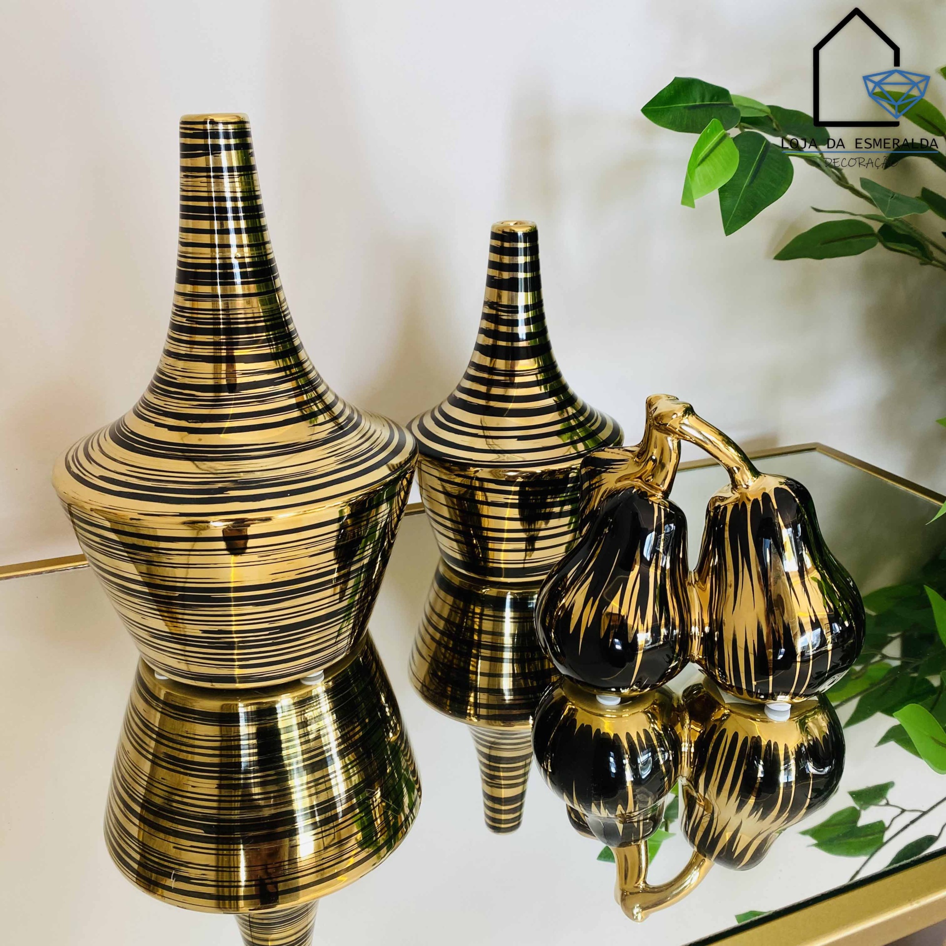 Peras Decorativas Preto e Dourado 15x6x12CM