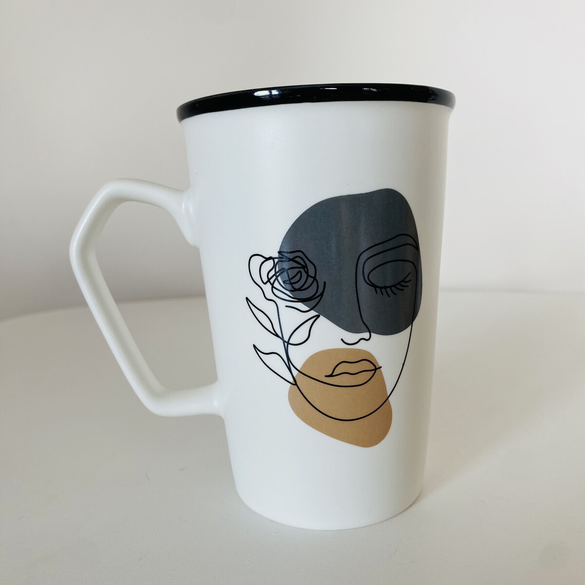 Caneca c/ Caras - Cerâmica 420ml