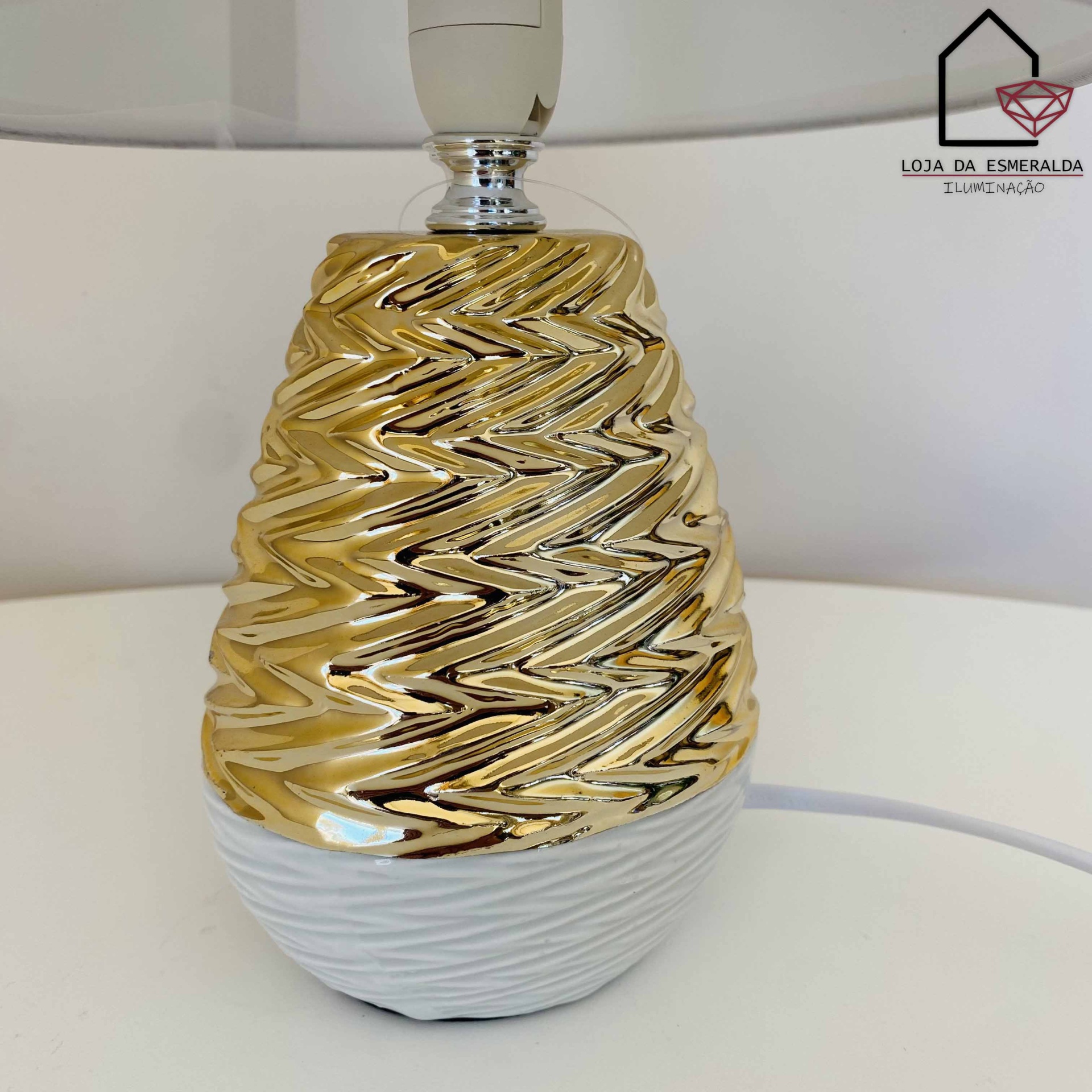 Candeeiro - Cerâmica - C20xL20xA32CM - Dourado e Branco