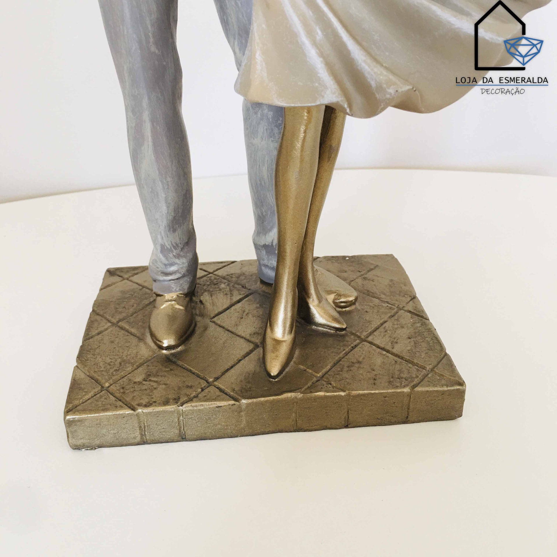 Estatueta Decorativa | Família | Cinza Dourado Branco | 14x10.5x40CM