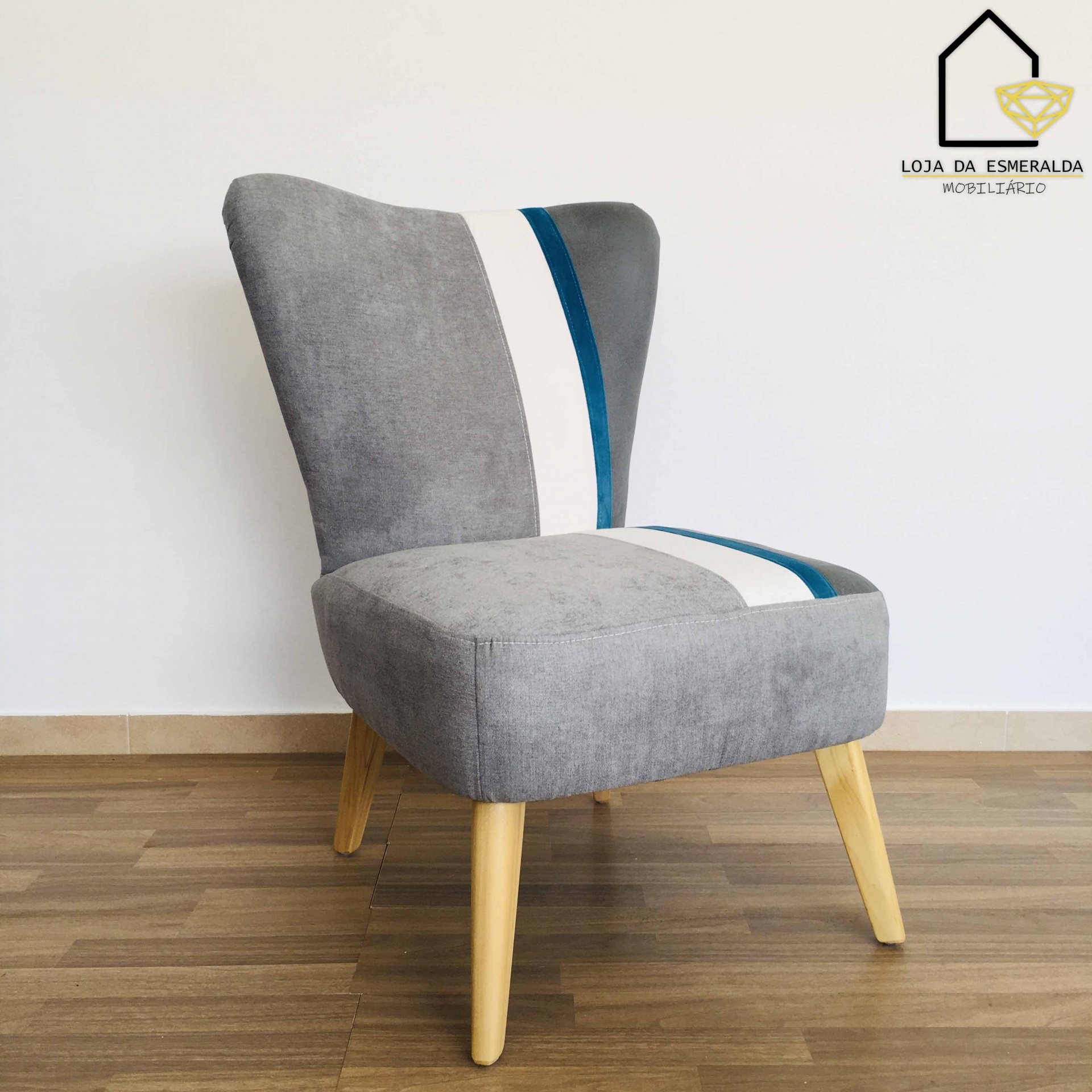 Cadeirão Cinza com Risca Azul | 69x62x85CM