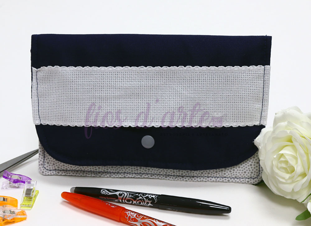 Bolsa Camila simples com quadrilé para bordar ponto cruz I (Fios d'arte) Bolsa Camila simples com quadrilé para bordar ponto cruz I (Fios d'arte)