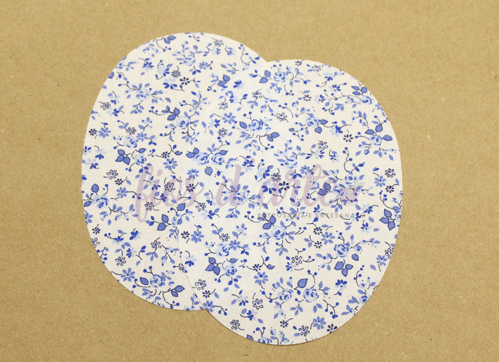 Joelheiras/ Cotoveleiras Termocolantes - estampada com florzinhas azuis Joelheiras/ Cotoveleiras Termocolantes - estampada com florzinhas azuis