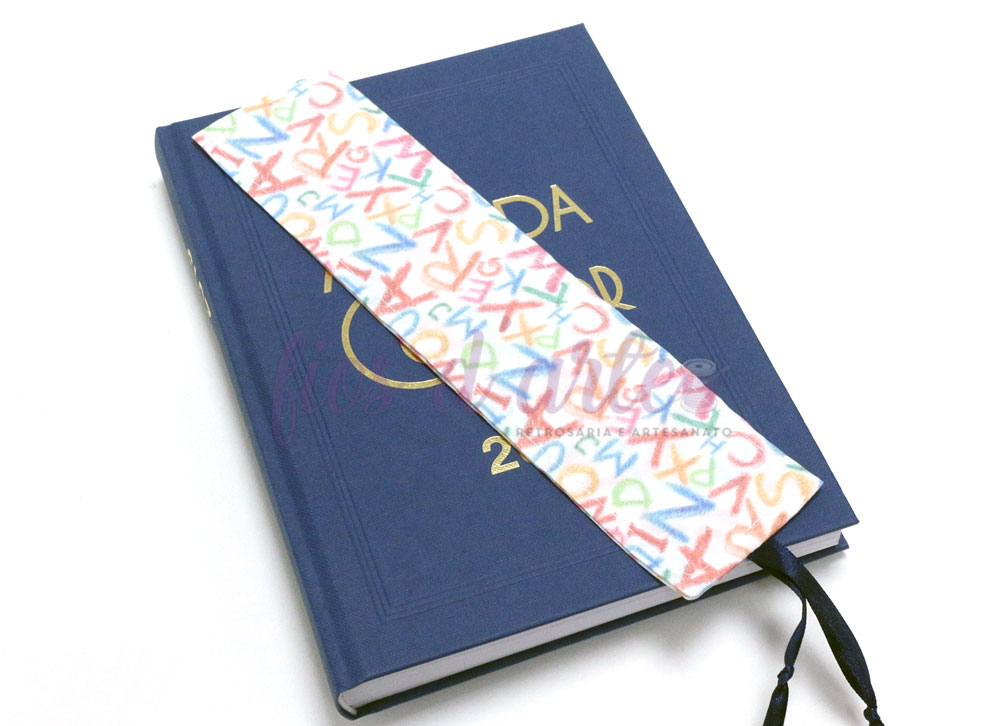 Marcador de livros longo em tecido #104 (letras) Marcador de livros longo em tecido #104 (letras)