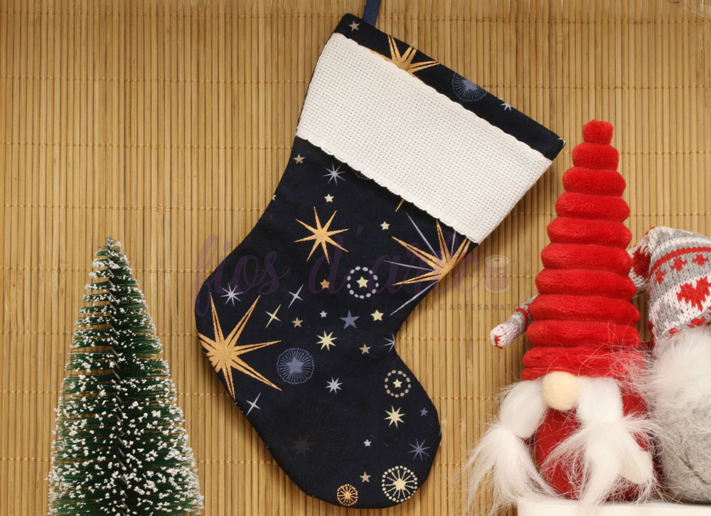 Bota/ Meia de Natal em tecido para bordar ponto cruz #21 (Fios d'arte) Bota/ Meia de Natal em tecido para bordar ponto cruz #21 (Fios d'arte)