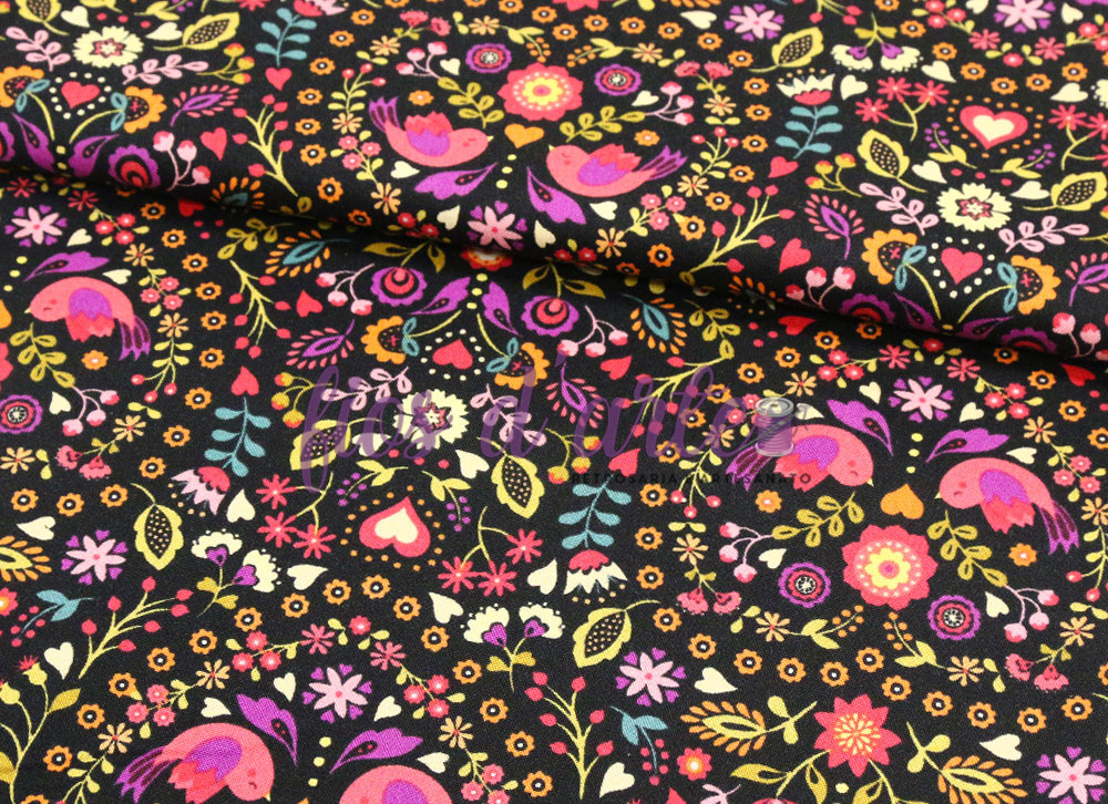 Tecido Matrioskas pássaros e flores (Lewis & Irene) - preto