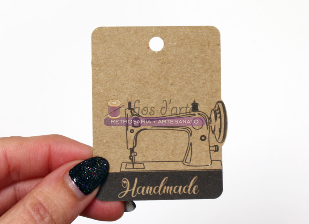 Tags Handmade - Cartolina kraft - Máquina costura (Fios d'arte) Tags Handmade - Cartolina kraft - Máquina costura (Fios d'arte)