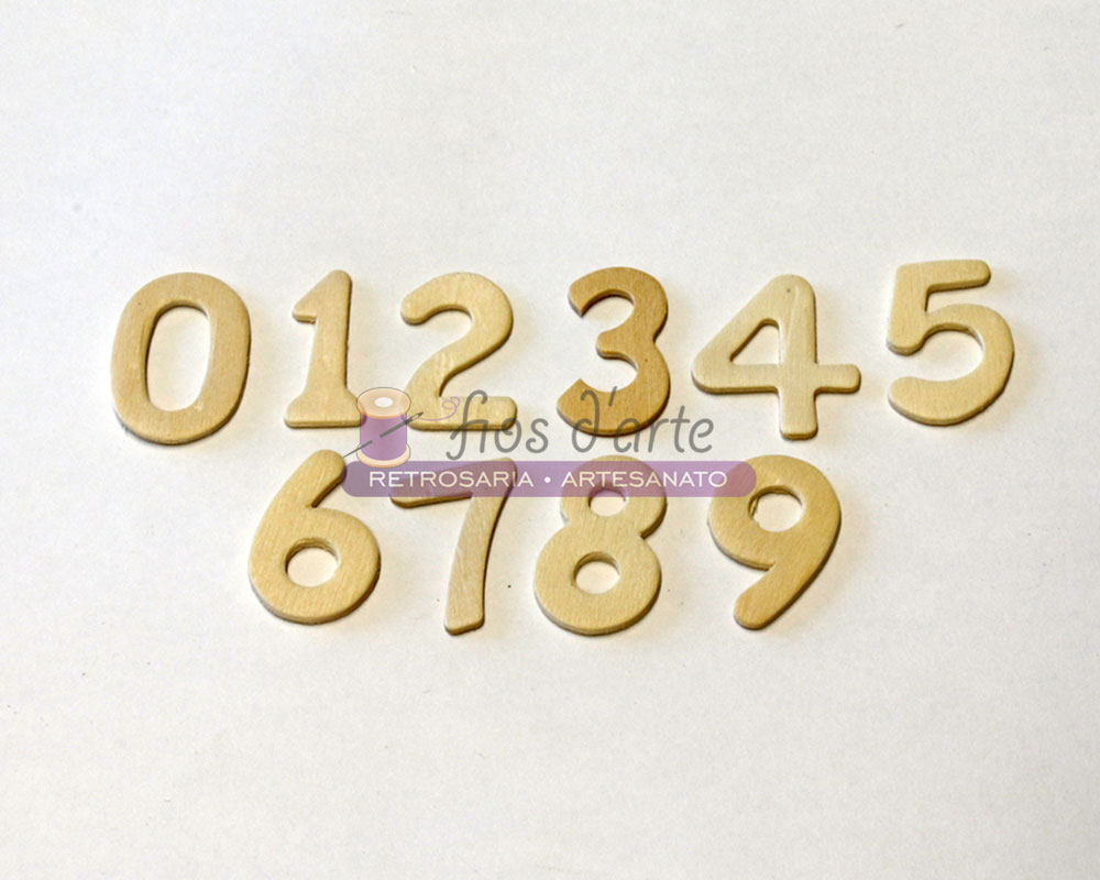Números em madeira (2,7cms) Números em madeira (2,7cms)
