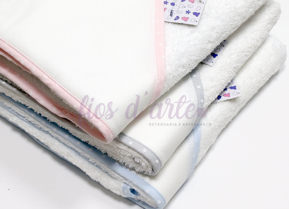 Toalha de banho Estrelinhas para bebé com capuz para bordar ponto cruz (80x80cms) Toalha de banho Estrelinhas para bebé com capuz para bordar ponto cruz (80x80cms)