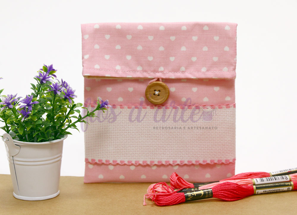 Bolsa Multiusos estampada com quadrilé para bordar ponto cruz (14x15cms) - rosa com corações