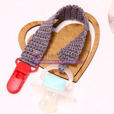 Prende-chupeta em crochet com mola de plástico (Fios d'arte)