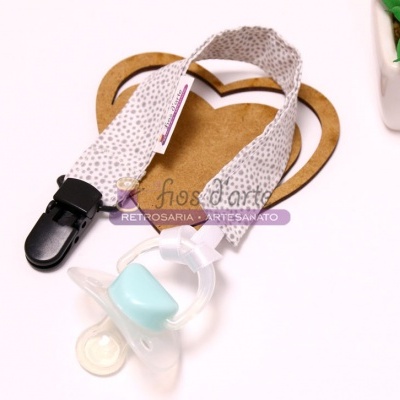 Prende-chupeta em tecido com mola de plástico #01 (Fios d'arte)