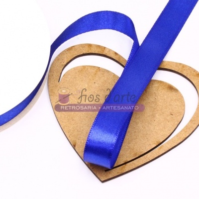 Fita de cetim azul royal com cartão coração e texto impresso