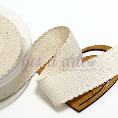 Fita em quadrilé para bordar ponto cruz (30mm)