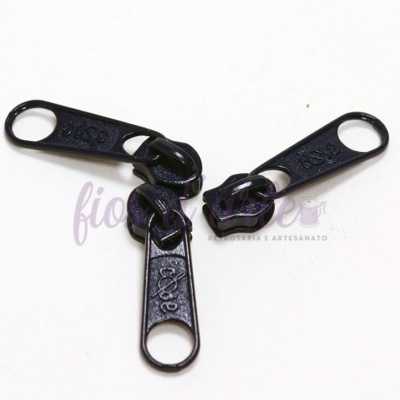 Três puxadores de fecho éclair preto com a palavra 'rose'