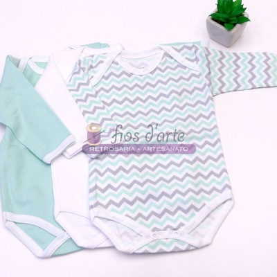 Conjunto de 3 bodies sem carda 'Zig-zag' (1 mês)