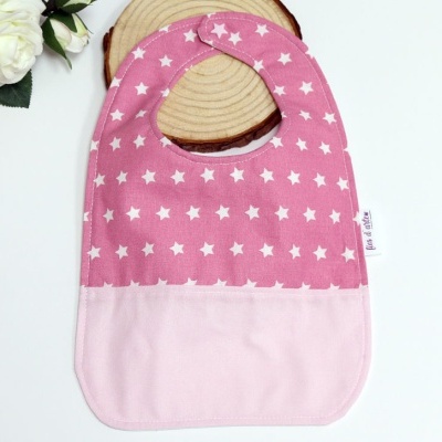 Babete com turco plastificado - estrelinhas (Fios d'arte) Babete com turco plastificado - estrelinhas (Fios d'arte)