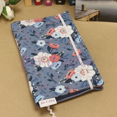 Capa para livro floral azul com elástico branco