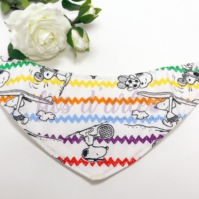 Babete bandana com turco plastificado - Snoopy desporto (Fios d'arte)
