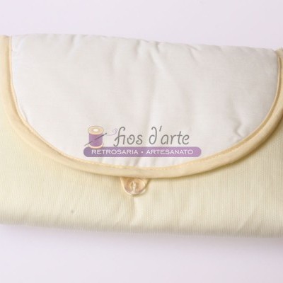 Muda-fraldas liso para pintar com botão (24x18,5cms)