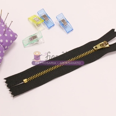 Fecho de correr malha 3mm, cremalheira metálica (12cms)