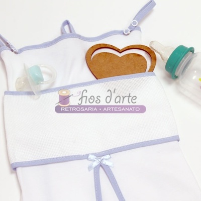 Fralda tapa ovo lisa para bordar ponto cruz (com abertura)