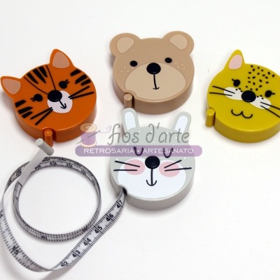 Fita métrica com caixa plástica (150cms) - Animais