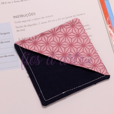 Marcador de livros de canto em tecido #010 (rosa geométrico)