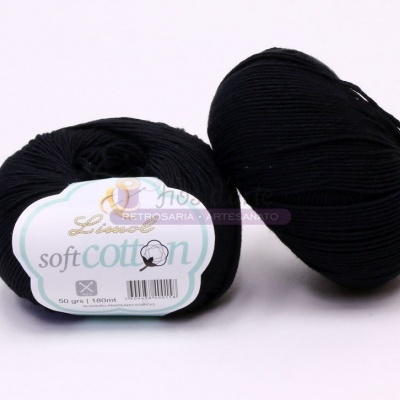 Novelos de lã preta Soft Cotton com etiquetas