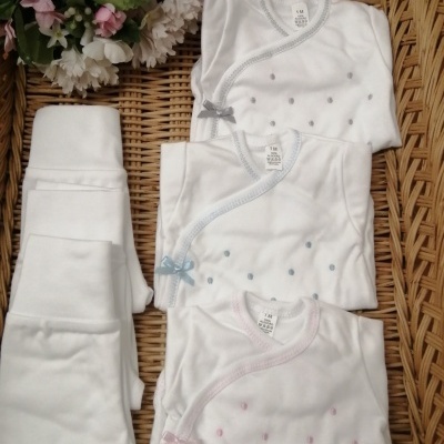 BODY BOLINHAS  + CALÇA