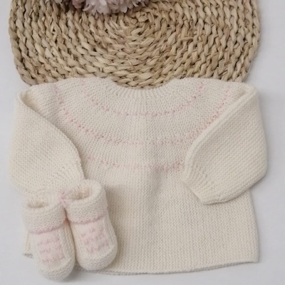 CONJUNTO CASACO + BOTINHAS BOLINHAS BORDADAS