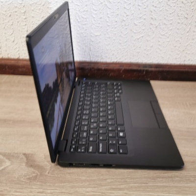 DELL Latitude 5300