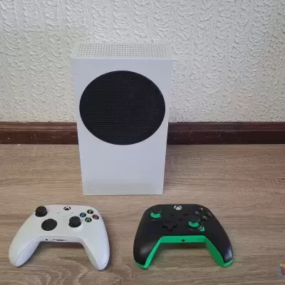 https://www.lojamestreandre.pt/product/consola-xbox-series-s-512gb-ssd-branco https://www.lojamestreandre.pt/product/consola-xbox-series-s-512gb-ssd-branco