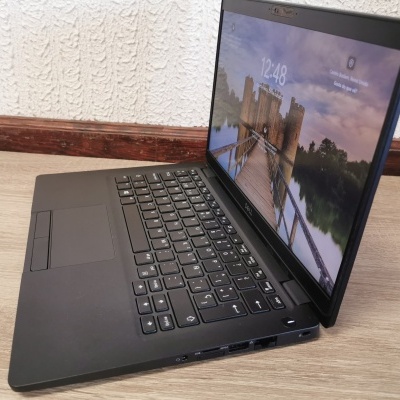DELL Latitude 5300