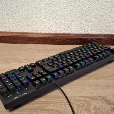 Teclado Gaming Mecânico Switch RED Sharkoon Skiller SGK30 QUERTY USB