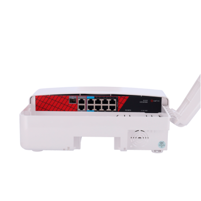 Roteador ou switch de rede branco com oito portas Ethernet e antena