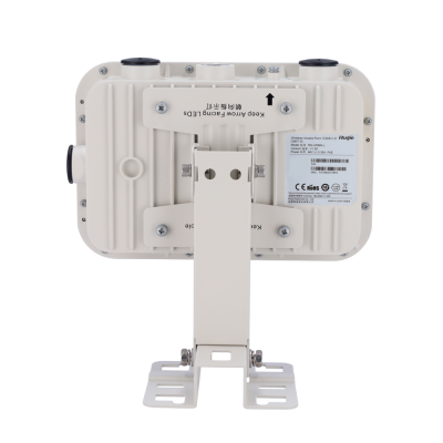 Dispositivo eletrônico branco com suporte metálico e etiqueta técnica