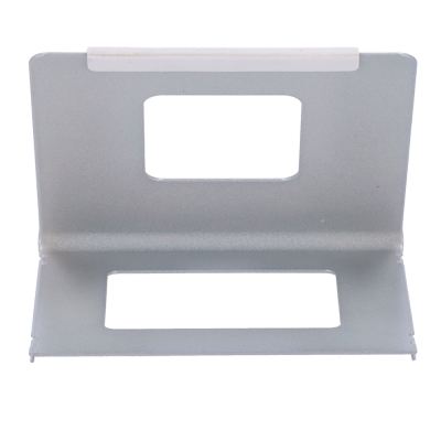 Suporte metálico cinzento com recortes e barra branca